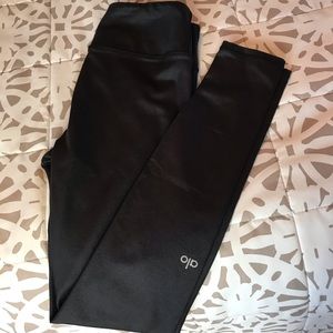 Alo Yoga airbrush black glossy legging